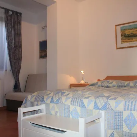 Apartment By The Sea Novigrad - 14296 *