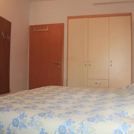Apartment By The Sea Novigrad - 14296 *